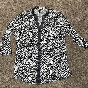 Size L - Black & White Tunic Top